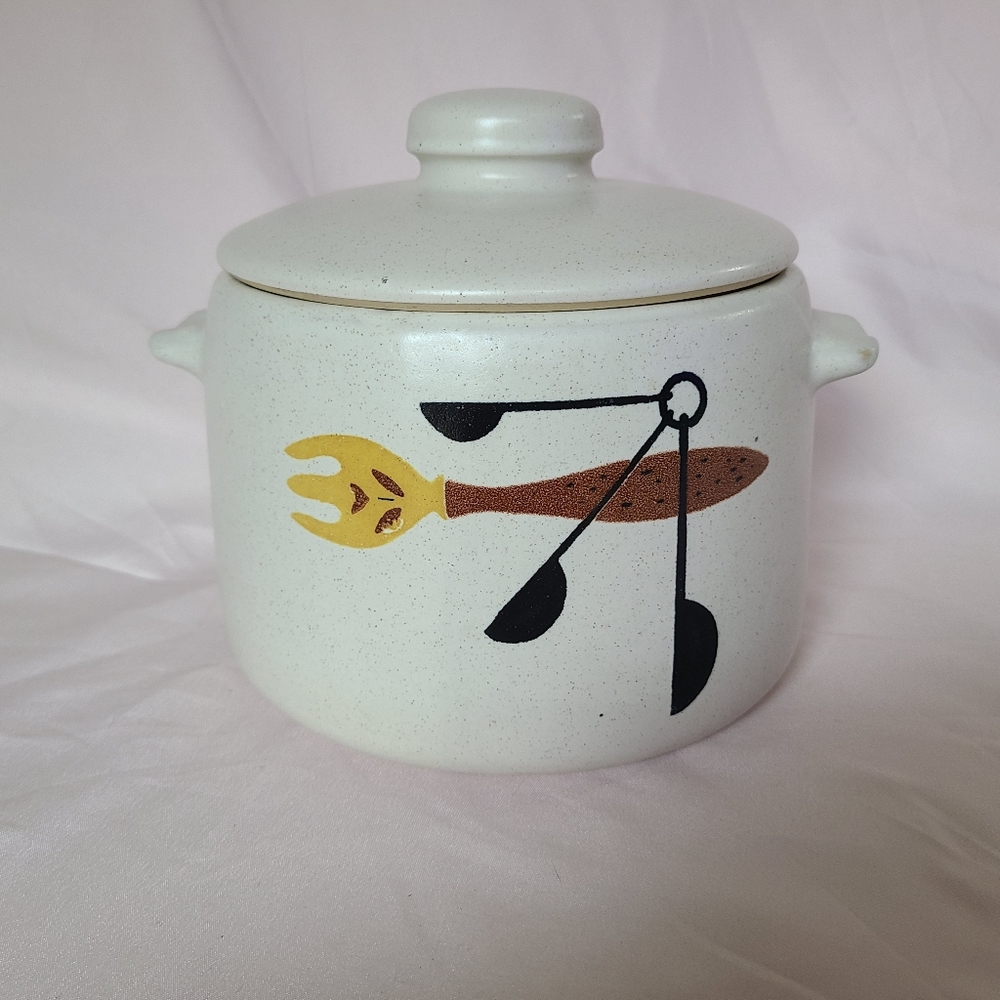 West Bend Stoneware 2qt Crock Buffet Patio Lidded Bean Retro Serveware Pot